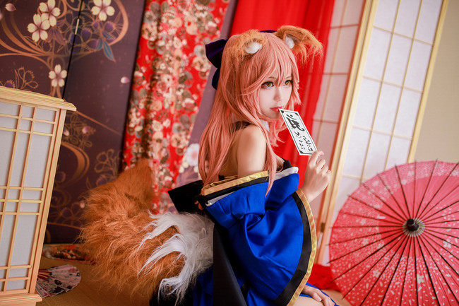 开云彩票_老人抓车门大喊“我饿了”内贾德遭民众围堵(图3) 开云彩票