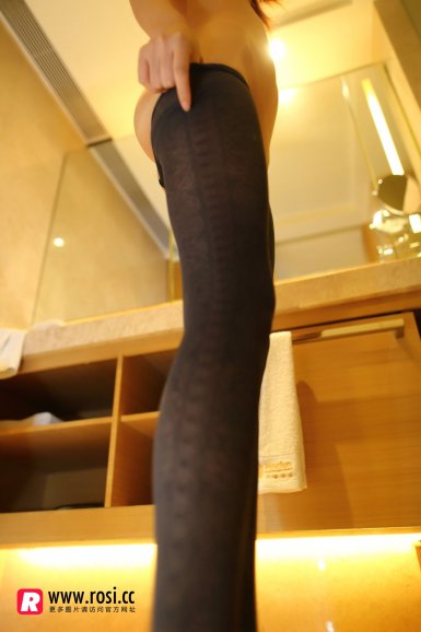 胃下垂,空姐追求苗条的代价-开云棋牌(图2) 开云电竞注册